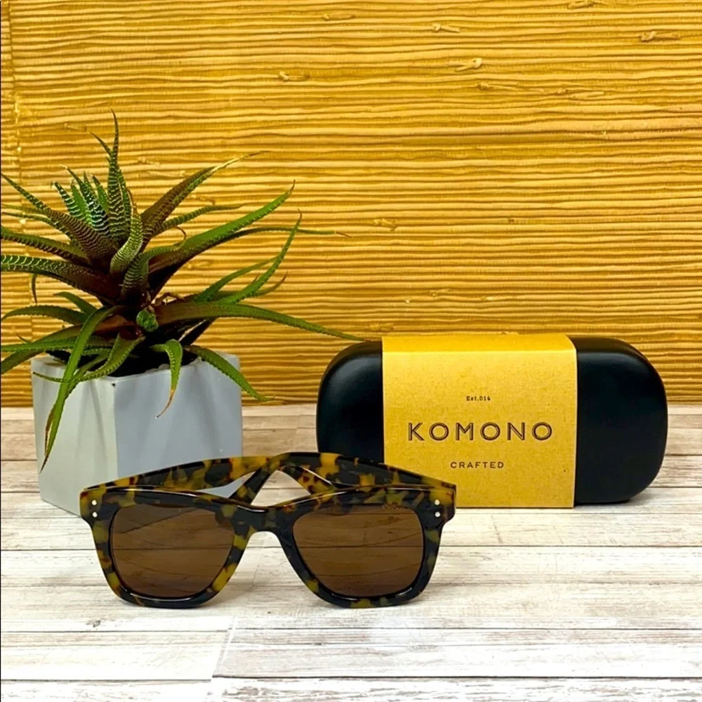 New Men’s KOMONO sunglasses Brown Tan tortoise rectangular